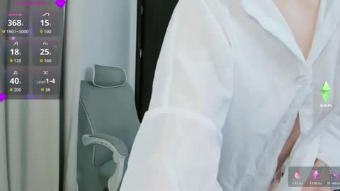 Snapshot of strawberry_loveee chatting on November 9, 6:12 am strawberry_loveee online show from November 9, 6:12 am