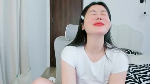 Snapshot of strawberry_loveee chatting on November 11, 2:55 am strawberry_loveee online show from November 11, 2:55 am