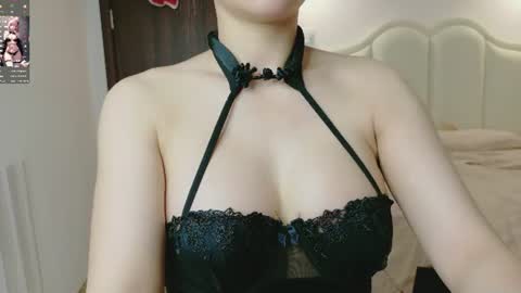 Snapshot of strawberry_loveee chatting on July 3, 9:48 am strawberry_loveee online show from July 3, 9:48 am