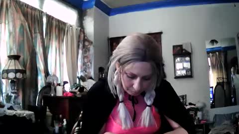 strawberrycream100 online show from February 14, 6:48 pm