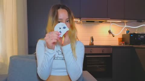 Tati and Lola online show from April 24, 8:50 am