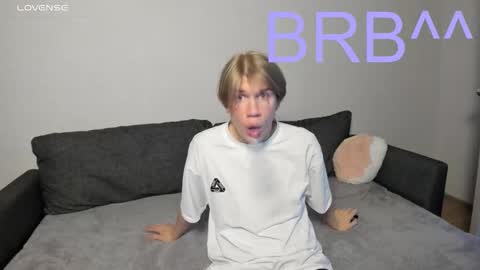 Streis  open pvt online show from November 23, 4:40 pm