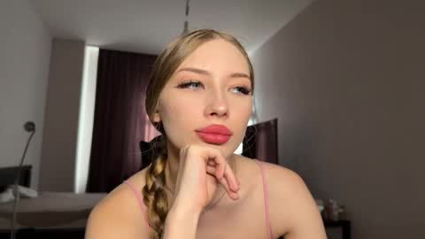 Streis  open pvt online show from February 22, 8:46 am