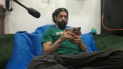 Snapshot of stringin69 chatting on April 27, 7:17 am stringin69 online show from April 27, 7:17 am
