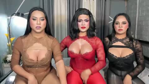 Snapshot of strip_me_baby chatting on July 9, 2:54 pm Stacy online show from July 9, 2:54 pm