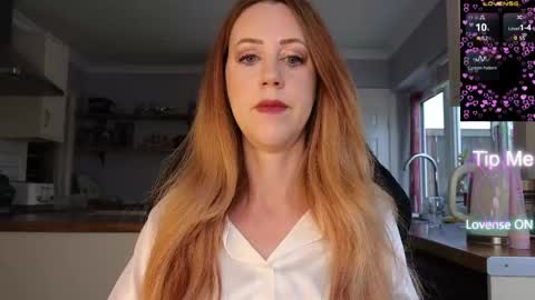 Amorina online show from April 21, 9:15 am