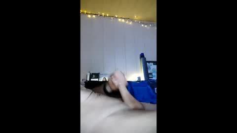 Snapshot of stripperfrits chatting on June 6, 2:05 am Frits Lady A pussylick blowjob deep online show from June 6, 2:05 am