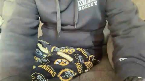 Snapshot of stroking33again chatting on April 8, 1:11 pm stroking33again online show from April 8, 1:11 pm