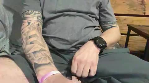 Snapshot of stroking33again chatting on April 11, 4:11 pm stroking33again online show from April 11, 4:11 pm