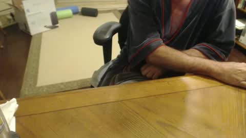 Snapshot of stromg2000 chatting on December 11, 3:58 pm stromg2000 online show from December 11, 3:58 pm