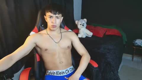 Snapshot of strong_jackxxx chatting on January 10, 5:47 am Daddy Jack online show from January 10, 5:47 am