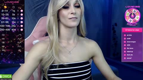 Snapshot of strongalice chatting on December 3, 10:29 pm The best athletic body on the site online show from December 3, 10:29 pm