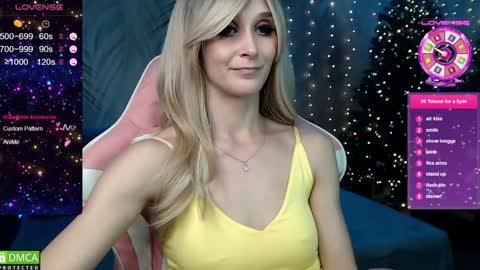 Snapshot of strongalice chatting on December 14, 4:34 am The best athletic body on the site online show from December 14, 4:34 am