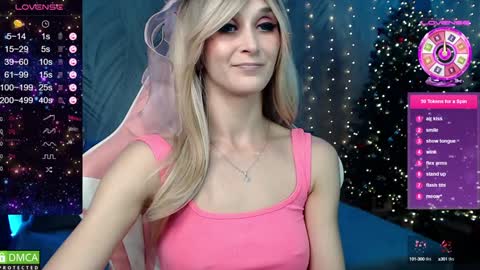 Snapshot of strongalice chatting on December 14, 10:39 pm The best athletic body on the site online show from December 14, 10:39 pm