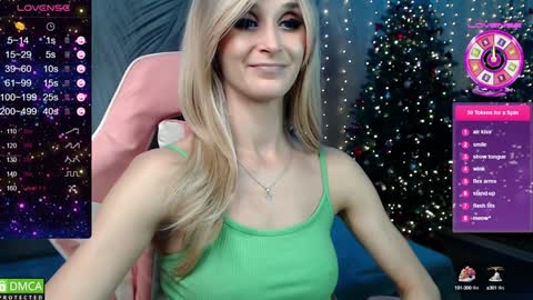 Snapshot of strongalice chatting on January 4, 1:21 am The best athletic body on the site online show from January 4, 1:21 am