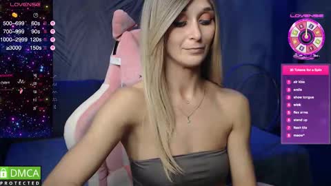 Snapshot of strongalice chatting on October 14, 10:21 pm The best athletic body on the site online show from October 14, 10:21 pm