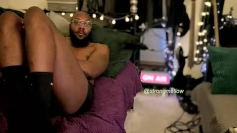 strongmellow online show from November 6, 7:04 pm