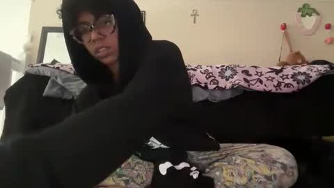 strrwberry online show from October 29, 5:14 pm