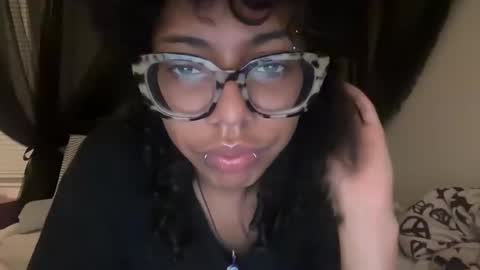 strrwberry online show from March 9, 5:33 am