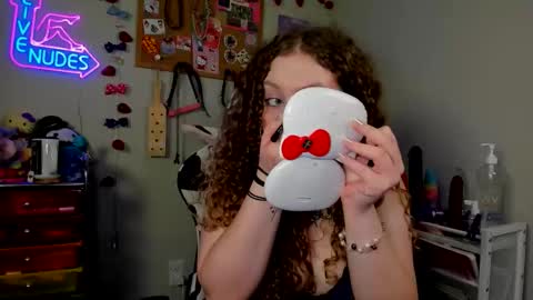 Strwbby online show from April 16, 1:50 am