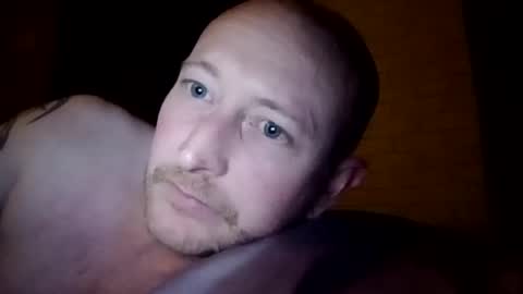 stu_art83 online show from April 23, 9:06 pm