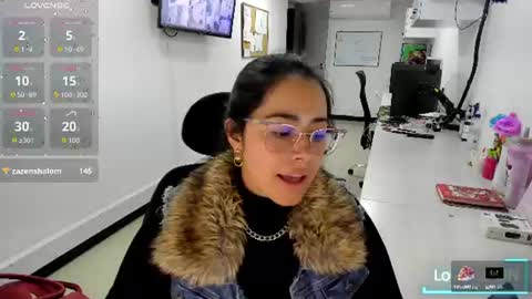 Snapshot of studcb_ chatting on June 17, 12:02 am studcb_ online show from June 17, 12:02 am