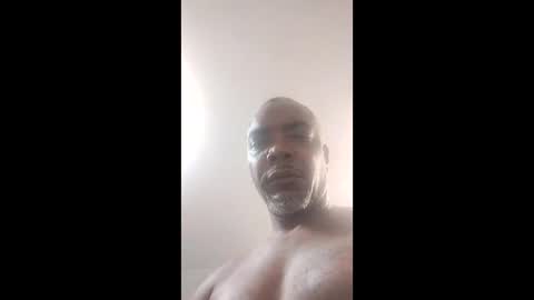 Snapshot of studd77637299 chatting on March 1, 10:24 am studd77637299 online show from March 1, 10:24 am