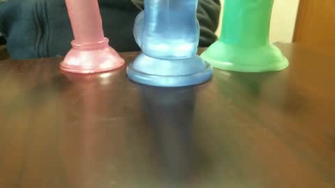 Snapshot of studinto chatting on February 14, 12:14 pm BadBrad online show from February 14, 12:14 pm