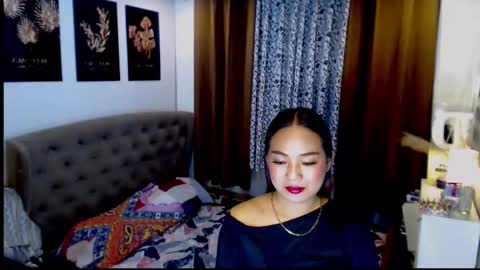 Snapshot of studqueendomi chatting on April 19, 3:55 pm studqueendomi online show from April 19, 3:55 pm