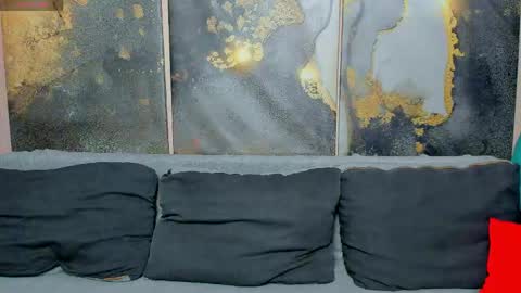 Snapshot of stunning_lily chatting on May 12, 6:43 am Lilya online show from May 12, 6:43 am
