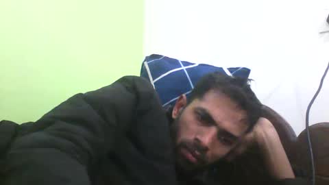 Snapshot of stylish0000008 chatting on December 15, 11:12 am Indian Couple online show from December 15, 11:12 am