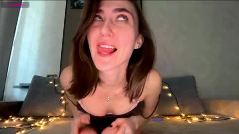 LINA online show from April 22, 2:36 am