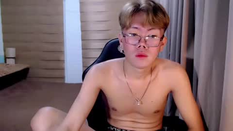 Su-jin online show from April 17, 11:02 am