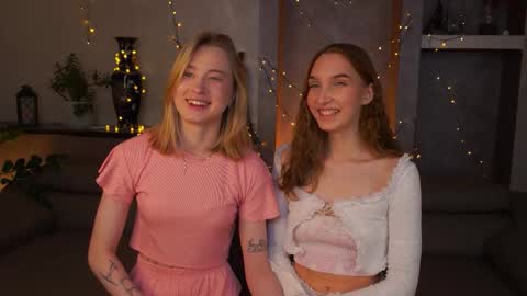 Snapshot of suannedoriean chatting on November 12, 3:40 am Mure online show from November 12, 3:40 am