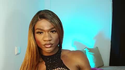 Snapshot of suannyklatten_ chatting on March 6, 2:29 pm Suanny Klatten It is my account independent online show from March 6, 2:29 pm