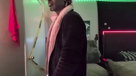 Snapshot of suavechocolatecity chatting on September 21, 9:05 pm Hot Chocolate online show from September 21, 9:05 pm