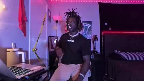 Snapshot of suavechocolatecity chatting on November 20, 6:57 am Hot Chocolate online show from November 20, 6:57 am