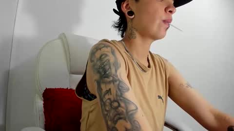 Snapshot of subgirlrs chatting on October 24, 6:10 am subgirlrs online show from October 24, 6:10 am