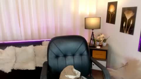 Snapshot of sublime_diva chatting on November 7, 12:32 am ISABEL online show from November 7, 12:32 am