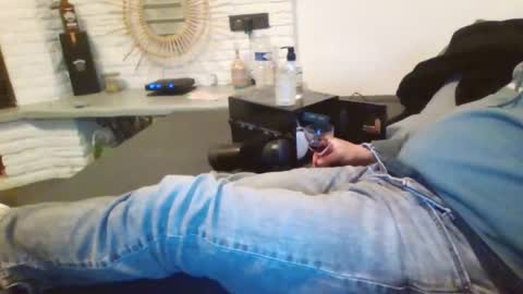 Snapshot of submissivguy chatting on November 17, 8:25 pm submissivguy online show from November 17, 8:25 pm