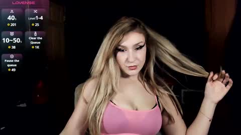 Polly online show from December 6, 4:06 pm