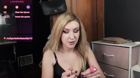 Polly online show from March 10, 3:20 pm