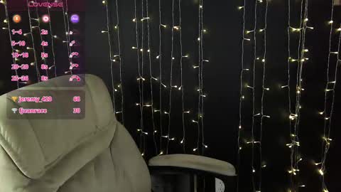 Polly online show from October 25, 5:30 pm