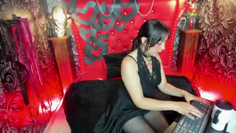 Yunna online show from February 12, 12:55 pm