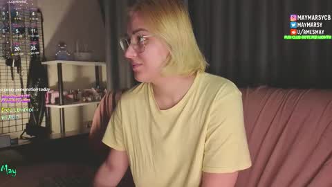 Snapshot of succubus_room chatting on December 3, 11:47 pm May online show from December 3, 11:47 pm