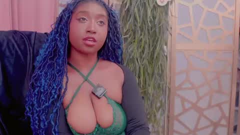 Snapshot of succubus_rosemilk chatting on May 14, 10:27 pm Succubus RoseMilk online show from May 14, 10:27 pm