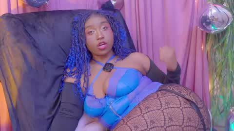 Snapshot of succubus_rosemilk chatting on May 27, 11:57 pm Succubus RoseMilk online show from May 27, 11:57 pm