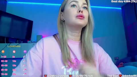 suchcute_ online show from February 9, 2:48 am