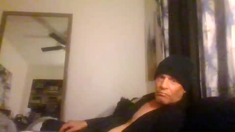 SUCKITU812 online show from January 11, 1:10 am