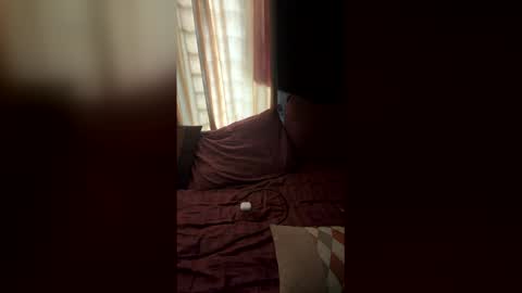 SaraSabeen online show from April 21, 2:51 am